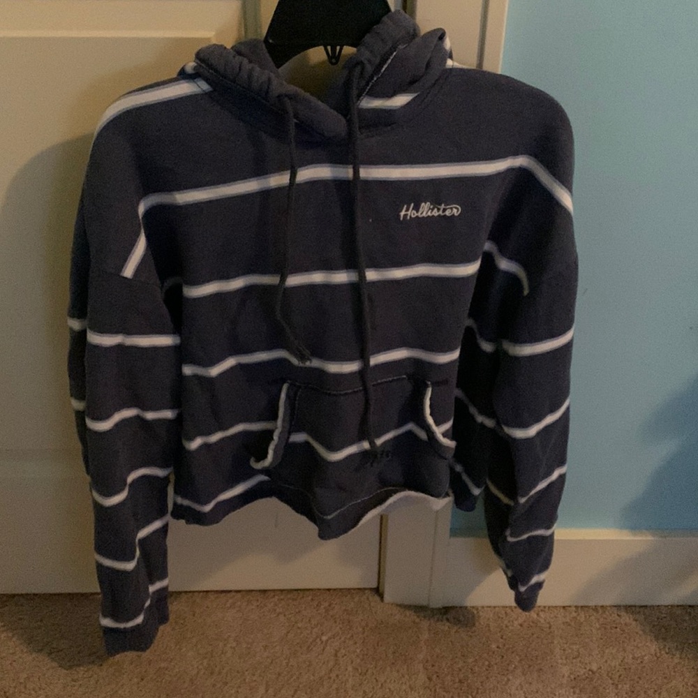 Hollister cropped hoodie